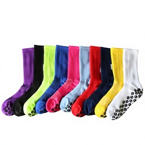 Chaussettes de football antidérapantes JZVINA pour hommes, mi-mollet, avec semelle antidérapante en silicone à points, pour le football, le rugby et l'entraînement sportif - Product Image 3