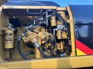 Excavadora sobre orugas de 30 toneladas de segunda mano, excavadora de 30 toneladas, excavadora Cat 330 D diésel a la venta - Product Image 5