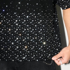 T-shirt Homme Haut de Gamme Personnalisé OEM ODM Streetwear Urbain 300gsm avec Logo Strass et Coupe Boxy Épaules Tombantes - Product Image 3