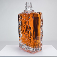 Bouteille en verre transparente personnalisée pour boissons, texture martelée, base épaisse, col fileté, pour spiritueux – Vente en gros