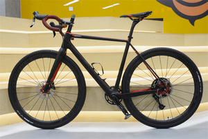 Bicicleta de Gravel OEM Personalizada de Fibra de Carbono 26"x2.5, 11 Velocidades, para Adultos, para Nieve y Grava -02 OEM - Product Image 3
