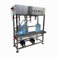 Machine de remplissage de bouteilles d'eau de 5 gallons personnalisée, semi-automatique, avec station d'alimentation par baril et équipement de pressage de bouchons en acier inoxydable