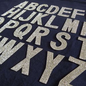 Parches de letras de diamantes de imitación de 7,2 CM de altura a-Z diamantes de imitación letras de hierro Hotfix apliques pegatinas ostentosas parche de letras de cristal - Product Image 2