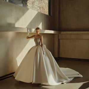 Abito da sposa di lusso fatto a mano con strass NT102, scollo a cuore, lunghezza a cappella, taglie forti, per cerimonia in chiesa o festa - Jancember - Product Image 4