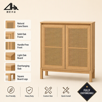 Armoire à deux portes en chêne clair avec pieds en bois pour rangement de salon, livrée en kit