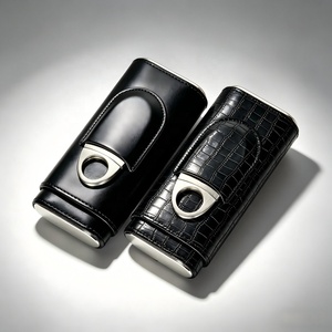 Estuche para Cigarros JOFI de Cuero Rectangular Portátil Negro Liso y con Textura de Cocodrilo Diseño de Lujo - Product Image 1