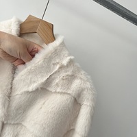 Manteau court en fausse fourrure pour femme, col en V, rayures horizontales, veste en fourrure, vêtements d'extérieur chauds pour l'hiver, 067-4063