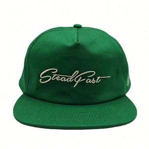 หมวกแก๊ปปักลายแฟชั่นคลาสสิคทรงแบนพร้อมโลโก้ปัก หมวกแก๊ป 5 แผงแบบ Snapback - Product Image 2