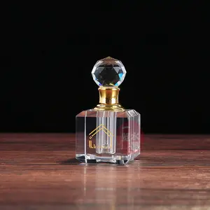 Custom Made Kleine Capaciteit 3Ml Gemakkelijk Te Dragen Super Mini Formaat Gemakkelijk Draagbare Kristal Glas Essentiële Olie Parfum Fles voor Body