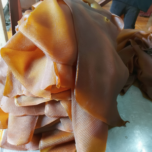 Choix fiable de caoutchouc RSS du Vietnam pour les feuilles fumées nervurées dans les industries de produits en caoutchouc dans le monde entier - Product Image 1