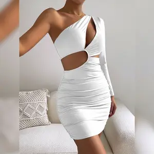 Gaun kasual wanita musim panas gaun putih pendek bodycon ruched berlubang satu bahu seksi