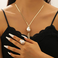 Ensemble de bijoux Jachon Fashion Vintage en alliage d'or et d'argent, collier ras-de-cou en perles irrégulières, bracelet, boucles d'oreilles et bague pour femmes
