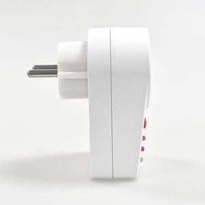 Protector de Voltaje con Enchufe Francés 220V 10A 16A, Enchufe con Protección Contra Sobretensiones y Autoprueba - Product Image 1