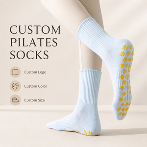 Chaussettes de Pilates antidérapantes personnalisées avec logo, chaussettes de yoga en coton à grip en silicone <span class=keywords><strong>pour</strong></span> femmes, chaussettes de fitness <span class=keywords><strong>pour</strong></span> barre et trampoline, OEM - Product Image 1