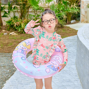 Lindo flotador de flores para niñas y niños, anillo inflable grueso para usar en piscinas y parques acuáticos. - Product Image 4