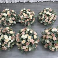 OEM/ODM Grande Composition Florale de Roses Artificielles en Soie Blanches de 50cm, 60cm, 70cm pour Centres de Table de Mariage