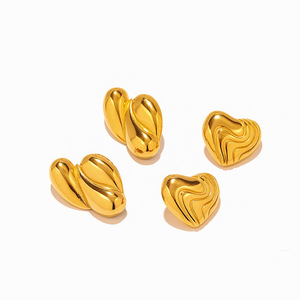 Pendientes de Acero Inoxidable con Forma de Corazón, Chapados en Oro de 18k, Diseño Geométrico para Fiestas - Product Image 4