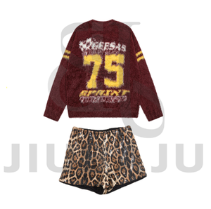 Pantalones cortos de leopardo con lentejuelas, conjuntos de 2 piezas, suéter con patrón de letras para mujer + Pantalones cortos a juego, ropa de calle 2025 Y2K - Product Image 4