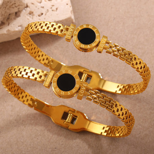 Bracelet manchette tendance en alliage de zinc avec chiffres romains dorés et boucle noire, bijou unisexe, cadeau SZ319BKG - Product Image 1