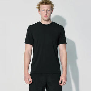 Camiseta deportiva de manga corta para hombre, cuello redondo, de poliamida de secado rápido, cómoda y de alto rendimiento. - Product Image 4