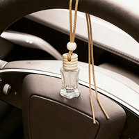 Pendentif parfumé pour voiture de luxe avec huile |   Diffuseur d'arômes en verre suspendu avec logo personnalisé pour la décoration intérieure de voiture