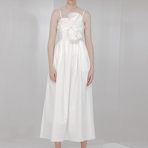 Robe longue plissée sans bretelles couleur unie avec fleurs en relief, design de niche 2026 - Product Image 4