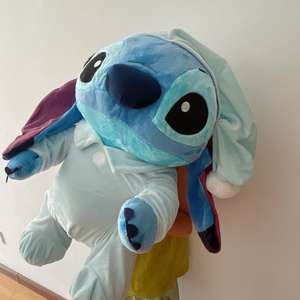Almohada de Peluche Grande de Stitch en Pijama y Gorro de Dormir - Adorable Muñeco de Peluche de <span class=keywords><strong>Lilo</strong></span> & Stitch, Compañero de Cama Grande y Abrazable - Product Image 6