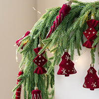 Boules de Noël en velours de haute qualité avec détails scintillants, pendentifs suspendus en forme de canne à sucre, cloche, arbre, spirale et cône pour la fête