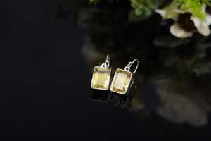 แหวนเงินแท้ 925 ประดับพลอยซิทริน ดีไซน์ทันสมัยสำหรับทุกเพศ เหมาะสำหรับงานแต่งงาน งานเลี้ยง งานหมั้น และเป็นของขวัญ - Product Image 4