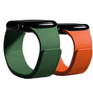 Cinturino in Silicone Magnetico di Lusso con Texture Litchi per <span class=keywords><strong>Apple</strong></span> <span class=keywords><strong>Watch</strong></span> Serie 11 10 Ultra <span class=keywords><strong>SE</strong></span>, Fascia Sportiva Morbida e Traspirante con Chiusura Forte - Product Image 1