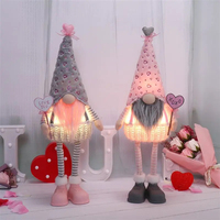 Gnomes en peluche Lucky Valentine, couple de 2 pièces, jouet elfe lumineux tenant un cœur pour un foyer douillet