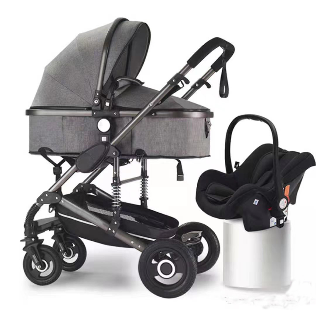 Passeggino grigio con seggiolino auto