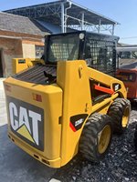 Chargeuse sur pneus Caterpillar 226B3 d'occasion, modèle 2022, adaptée aux opérations agricoles