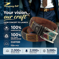 Ceinture en cuir de style occidental personnalisée OEM, motif sculpté à la main, patchwork multicolore, ceinture en cuir de vachette cousue, boucle à ardillon en alliage pour hommes