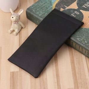 Vente en gros de boîtes de rangement pour lunettes portables 18*9cm, étui pour lunettes de soleil, pochette en cuir PU noir - Product Image 1