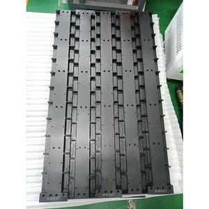 Pièces usinées CNC en <span class=keywords><strong>plastique</strong></span> PA66+GF30 noir de haute précision, sur mesure en Chine, pour entretoises de batterie - Product Image 1