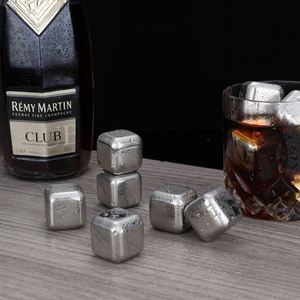 Ensemble cadeau avec logo personnalisé : Gourde isotherme 6oz, Verre à whisky, Tasse en acier inoxydable 2oz, Sous-verre noir, Bloc de glace, Pince à glace et Boîte en bois - Product Image 4