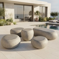 Ensemble table basse et tabourets de jardin en fibre de verre écologique pour extérieur/intérieur, forme galet, finition texture grès