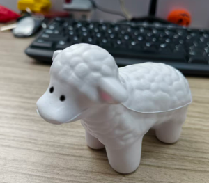 Balle anti-stress en PU personnalisée en forme de mouton, jouet sensoriel souple pour enfants et adultes - Product Image 3