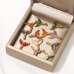 Breloques en forme de queue de sirène |   Pendentifs queue de baleine en émail en acier inoxydable plaqué or PVD 18 carats pour enfants, avec zircon, thème vie marine océanique - Product Image 5