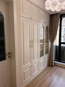 Meubles de chambre à coucher minimalistes en bois de style français, armoire sur mesure avec portes en verre, armoire de rangement pour vêtements d'hôtel - Product Image 3