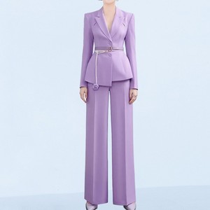 女式商务通勤套装：紫色 OuYaan 紧身西装外套和阔腿裤 - Product Image 1