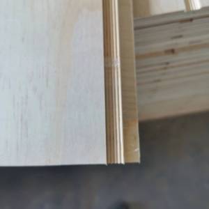 Pannello di <span class=keywords><strong>compensato</strong></span> commerciale di prima qualità <span class=keywords><strong>in</strong></span> pino scanalato da 15 mm, resistente all'acqua, trattato a Shandong - Product Image 3