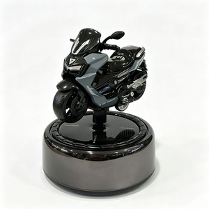 Nuevo Ambientador Solar Giratorio para Motocicleta y Automóvil, Mini Modelo, Aroma de Aceites Esenciales, Decoración para el Tablero, Adorno para el Interior del Automóvil - Product Image 3