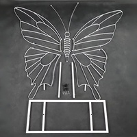 Accessoires de mariage créatifs, cadre en fer en forme de papillon avec roulettes pour la décoration de fond
