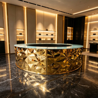 Comptoir de bar incurvé en acier inoxydable à facettes taillées en diamant, bureau de réception moderne doré pour événements de mariage