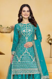 Ensemble Sharara en crêpe naturel entièrement cousu pour femmes, avec kurta brodée de sequins et dupatta assorti, ensemble trois pièces - Product Image 6