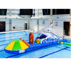 Pista de Obstáculos Inflable Comercial para Piscinas, Atracción Acuática con Forma de Tiburón para Parques Acuáticos - Product Image 1