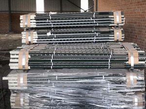 Hàng Rào Giá Rẻ Bán Sỉ Cột Thanh T 1.33 Lb Màu Xanh Lá Cây 7 Ft Kèm Kẹp - Product Image 2