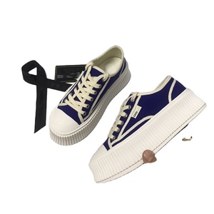 Zapatillas de lona 2026 para mujer, estilo coreano con hebilla de nailon, suela gruesa elevada, suela suave, talla pequeña, completamente equipadas con puntera para estudiantes - Product Image 3